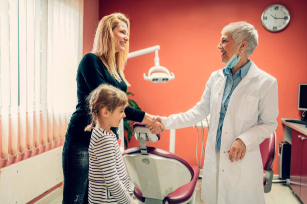 طراحی UX بیماران برای دندانپزشکی کودکان در اصفهان: ارتقای وبسایت سلامت و اعتماد خانوادهها ۲۰۲۶ - جلب اعتماد والدین در دندانپزشکی