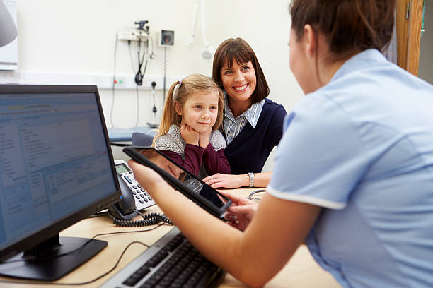 نرمافزار مدیریت مطب دندانپزشکی کودکان: مدیریت ارتباط با بیمار دندانپزشکی و پشتیبانی سایت کلینیک