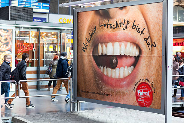 برندینگ دیجیتال پزشکی برای کلینیکهای ایمپلنت دندان در شیراز: توسعه وب سلامت و جذب هدفمند بیماران ۲۰۲۶ - تبلیغات دندانپزشکی