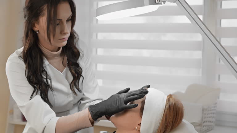 سئو تخصصی پزشکی و برندینگ دیجیتال برای پزشکان پوست و مو در شیراز - جلسه درمانی بوتاکس