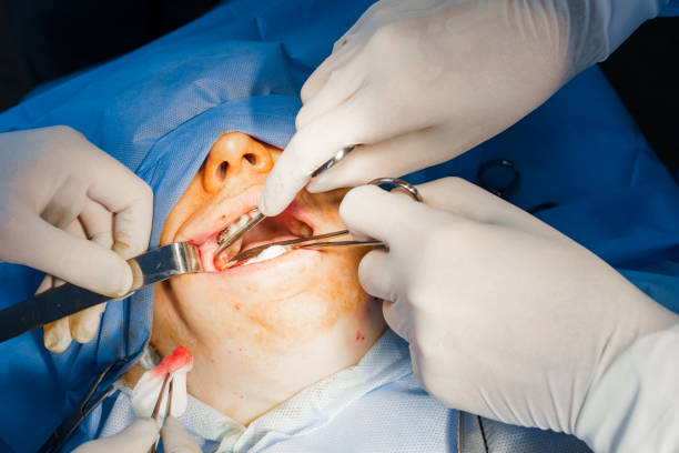 جراحی زیبایی صورت در کلینیک پزشکی - جراحی دهان فک صورت و طراحی وبسایت