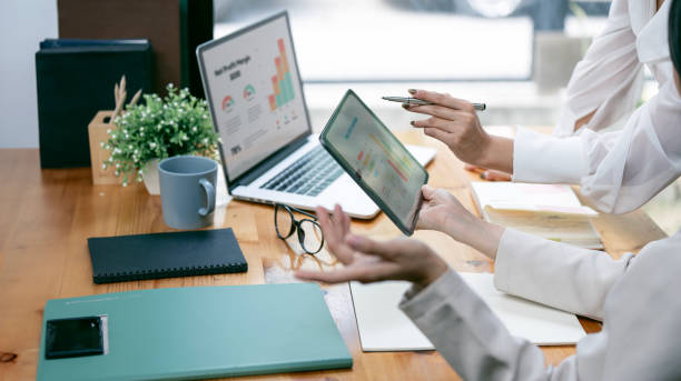 مشاوره دیجیتال مارکتینگ سلامت و برنامهریزی استراتژیک برای رشد آنلاین داروخانه