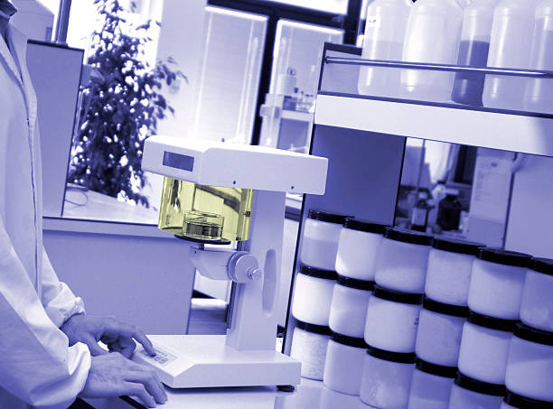 نرمافزارهای مدیریت و CRM پزشکی برای آزمایشگاههای پاتوبیولوژی در بندرعباس: بهینهسازی فرآیندهای پذیرش ۲۰۲۶ - اتوماسیون آزمایشگاهی