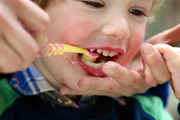 سلامت دهان کودک: وبسایت سلامت و دندانپزشکی کودکان در شیراز