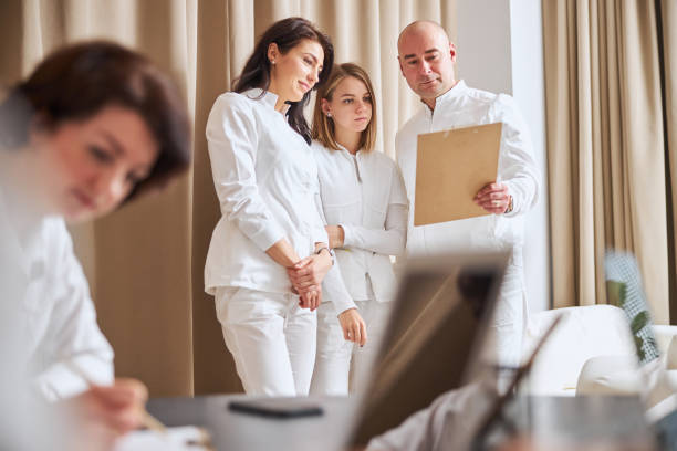 طراحی پرتال نوبتدهی آنلاین پزشکی برای مراکز تصویربرداری در شیراز: CRM پزشکی