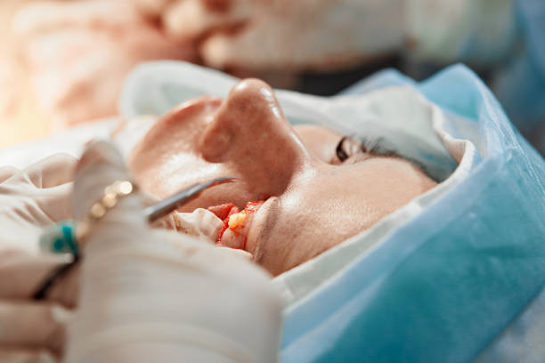 سئو تخصصی پزشکی و نوبتدهی آنلاین هوشمند برای کلینیکهای جراحی دهان، فک و صورت در مشهد - جراحی دهان و فک و صورت