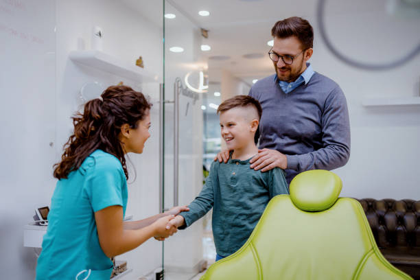 طراحی پرتال نوبتدهی آنلاین پزشکی و CRM دندانپزشکی کودکان برای مطب در تهران - تعامل دندانپزشک با کودک و والدین و بهینهسازی تجربه والدین