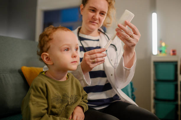 طراحی سایت پزشکی کودکان اصفهان - نوبتدهی آنلاین و UX خردسالان