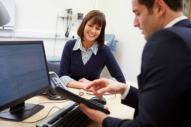 پیادهسازی CRM پزشکی و پرتال نوبتدهی آنلاین برای بیمارستان فوق تخصصی قلب در تهران: بهینهسازی تجربه بیمار ۲۰۲۶ - سیستم نوبتدهی پزشکی