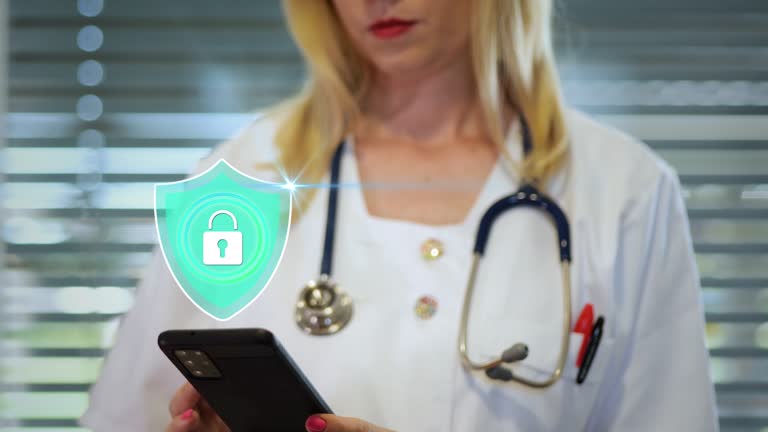 امنیت اطلاعات بیماران و پشتیبانی سایت پزشکی برای کلینیکهای ترک اعتیاد در اصفهان: پزشک در حال استفاده از پرونده الکترونیکی سلامت و مفهوم امنیت سایبری