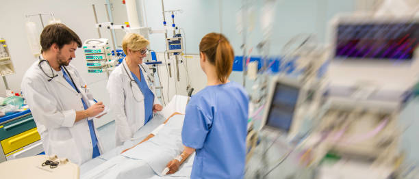 نوبتدهی آنلاین پیشرفته و مشاوره دیجیتال مارکتینگ سلامت برای فوق تخصص ریه و ICU در سنندج: افزایش دسترسی بیماران 2026 - مراقبتهای ویژه ICU