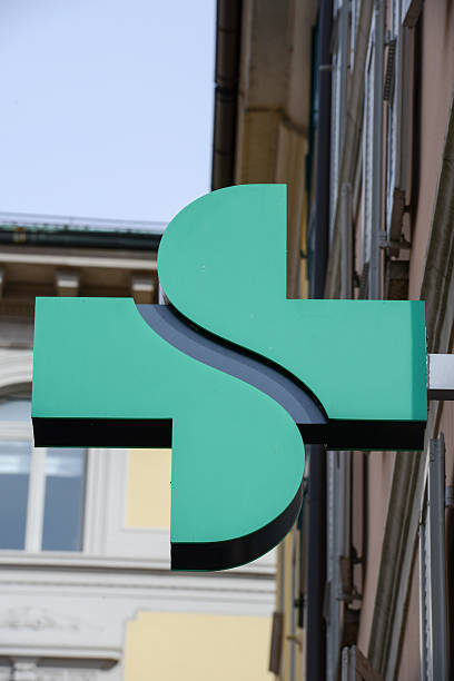 داروخانه زنجیرهای و نماد داروخانه