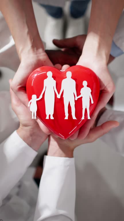 طراحی UX بیماران و وبسایت سلامت برای مراکز مراقبت از سالمندان در مشهد: اهمیت اعتماد خانواده و پزشکان