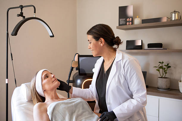 برندینگ دیجیتال پزشکی و طراحی UX بیماران برای متخصصین پوست و مو در اصفهان: ارتقای نوبتدهی آنلاین در ۲۰۲۶، متخصص پوست و مو