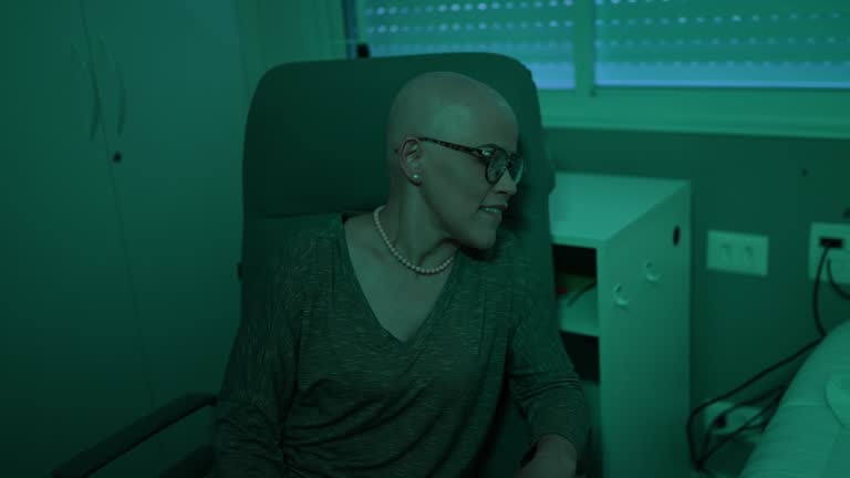 یکپارچهسازی CRM پزشکی و نرمافزارهای مدیریت برای بیمارستانهای فوق تخصصی سرطان در شیراز: بهینهسازی نوبتدهی آنلاین - یکپارچهسازی سیستمهای سلامت، نرمافزار مدیریت بیمارستان