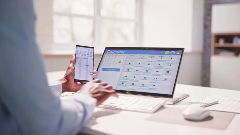 پشتیبانی وبسایت سلامت مراکز سالمندان در شیراز: نمودار زمانی مدیریت کارکنان. نرمافزار مدیریت بیماران، مراقبت طولانیمدت.