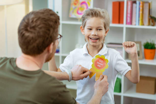 سئو سایت پزشکان و برندینگ دیجیتال برای مطب دندانپزشکی کودکان در بندرعباس - رضایت بیمار و افتخار