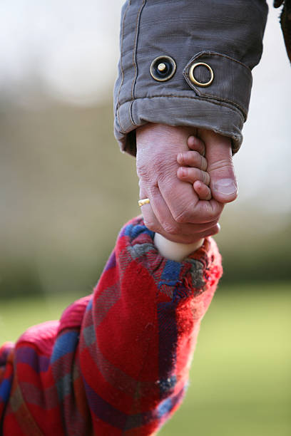 طراحی UX کودکمحور و نوبتدهی آنلاین برای دندانپزشکی کودکان در اصفهان: ارتقای سئو سایت پزشکان و اعتماد والدین ۲۰۲۶ - اعتماد والدین