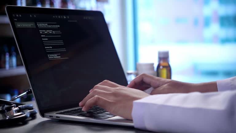 توسعه وب و CRM پزشکی برای کلینیکهای ارتودنسی در بندرعباس: بهینهسازی وبسایت سلامت 2026 - طراحی وبسایت در ایران