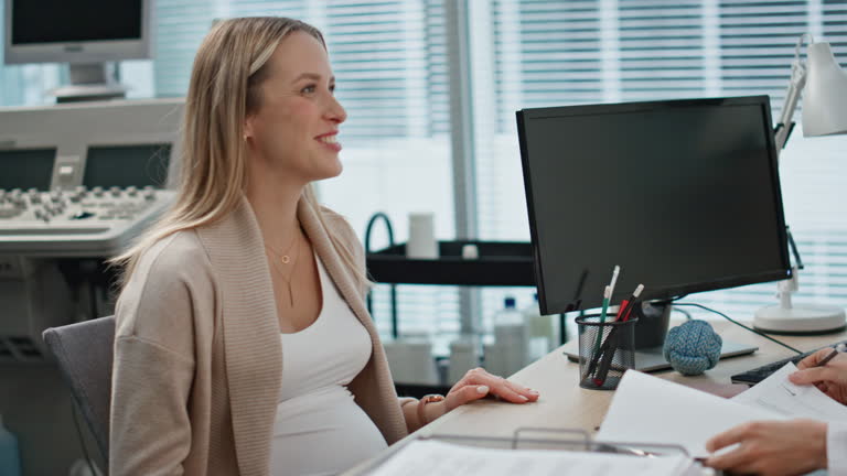 مشاوره دیجیتال مارکتینگ سلامت و آموزش سئو برای پزشکان فوق تخصص نازایی و ناباروری در ارومیه: پیشگامی در وبسایت سلامت 2026 - متخصص نازایی و ناباروری