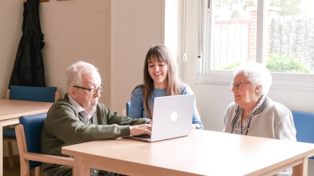 نگهداری سایت مراکز سالمندان در سنندج و اهمیت سئوی سایت سلامت