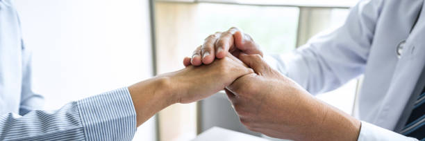 سئو سایت پزشکان و برندینگ دیجیتال برای کلینیکهای ژنتیک پزشکی در قم: ارتقاء وبسایت سلامت و اعتماد مراجعین 2026 - جلب اعتماد بیماران و همدلی پزشک