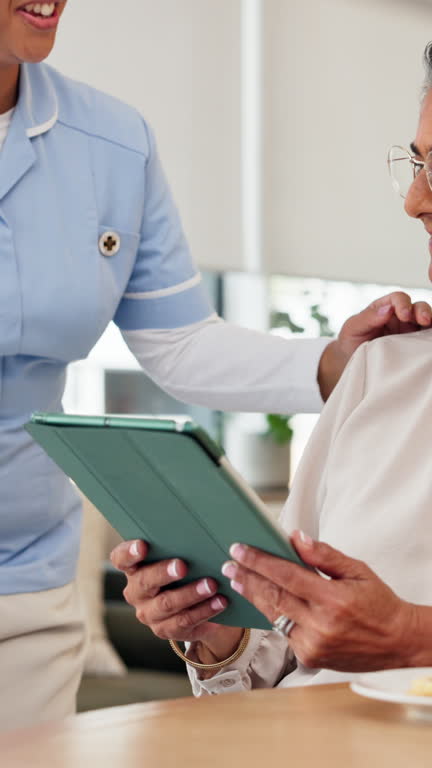 پیادهسازی CRM پزشکی و نرمافزارهای مدیریت برای مراکز سالمندان در اراک: پشتیبانی وبسایتهای درمانی و ارتقای مراقبت ۲۰۲۶ - نرمافزار مدیریت مراکز سالمندان، مدیریت مراقبت سالمندان