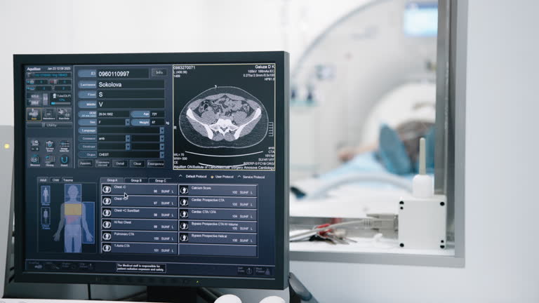 سیستم های پیشرفته تصویربرداری پزشکی و مدیریت MRI و CT Scan - طراحی UX بیماران در اهواز