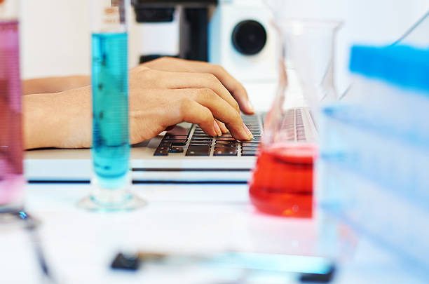 داخل یک آزمایشگاه پاتوبیولوژی مدرن و بهبود تجربه کاربری سلامت