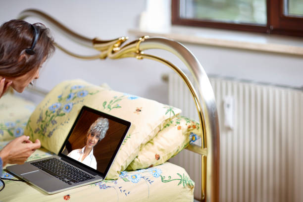 صحبتهای دکتر زن با بیمار – استراتژی محتوا برای فوق تخصصین ریه و ICU