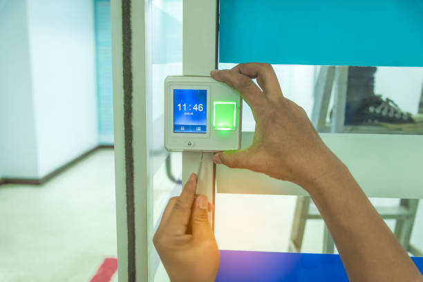 طراحی UX بیماران و نوبتدهی آنلاین هوشمند برای مراکز فیزیوتراپی در رشت: دسترسی آسان بیماران به ورودی مرکز با سیستم کنترل