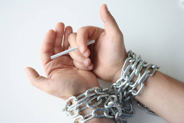 پیادهسازی CRM پزشکی و نرمافزارهای مدیریت در کلینیک ترک اعتیاد کرمانشاه: مبارزه با اعتیاد و بهینهسازی فرایندهای درمانی