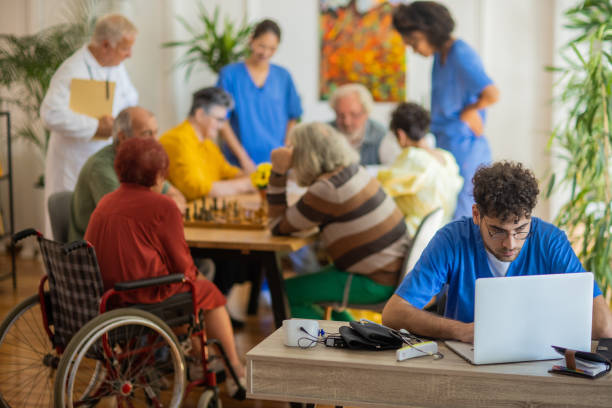 آموزش سئو برای مراکز سالمندان و مراقبت طولانیمدت در کرج: ارتقاء برندینگ دیجیتال پزشکی و جذب مراجعین 2026 - سئو مراکز سالمندان