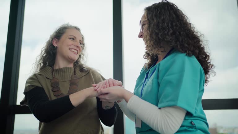 افزایش تعامل بیماران در کلینیک گفتاردرمانی - طراحی UX بیمارمحور در تبریز