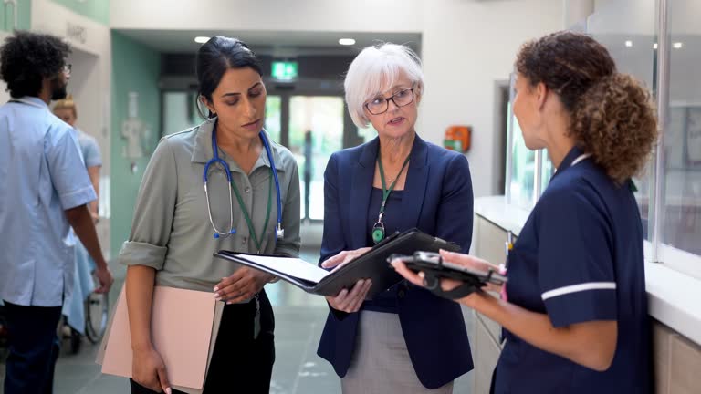 تیم توسعه وب بیمارستان: همکاری برای طراحی UX بیماران و بهینهسازی نوبتدهی آنلاین