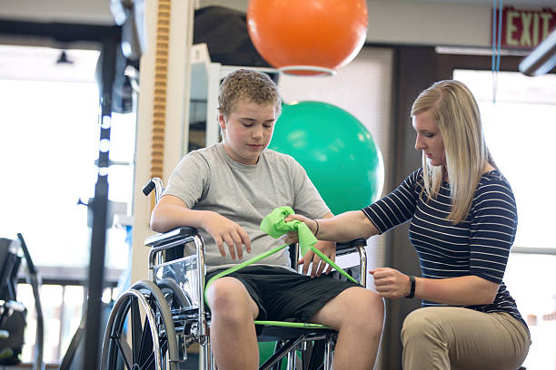 طراحی UX بیمارمحور برای مراکز توانبخشی عصبی و جسمی در تبریز: تمرینات توانبخشی و همکاری پزشک و بیمار