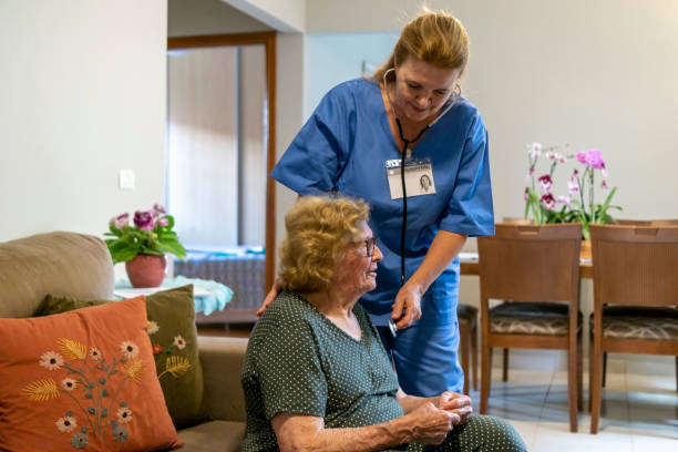 پشتیبانی وبسایتهای درمانی برای خدمات پرستاری در منزل کرمانشاه: پرستار در منزل