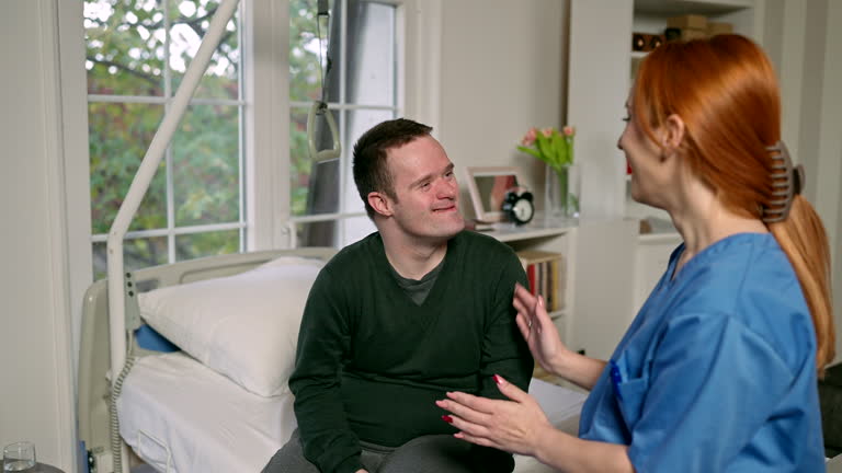 نوبتدهی آنلاین هوشمند برای مراکز ناباروری و IVF در تبریز - کادر درمانی و ارتقاء تجربه بیمار