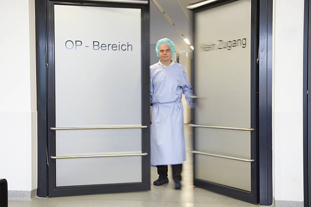 یک اتاق عمل مدرن و تجهیز شده، مرتبط با مراکز جراحی محدود در رشت و بهینهسازی سایت پزشکی