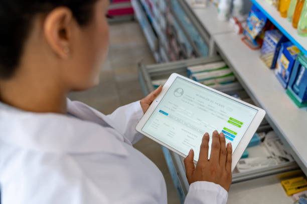 توسعه وب و نرمافزارهای مدیریت برای داروخانههای تخصصی اهواز: بهینهسازی وبسایت سلامت و تجربه مشتری - نرم افزار مدیریت داروخانه برای نسخه خوانی