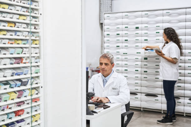 UX بیمارمحور داروخانه تخصصی در کرمان، توسعه وب سلامت