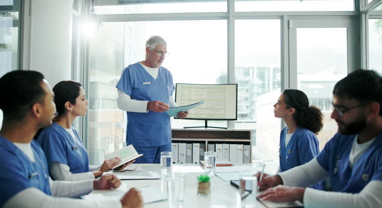 مدیریت مراکز درمانی با CRM پزشکی و هوش مصنوعی در مشهد