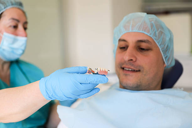 جذب مراجعین ایمپلنت دندان و رضایت بیماران در کلینیک دندانپزشکی