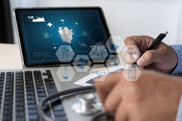 توسعه وب و CRM پزشکی برای مراکز سلامت روان در بندرعباس: کار با رابط کاربری پزشکی