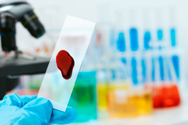 طراحی UX بیماران و نوبتدهی آنلاین برای فوق تخصص خون و سرطان در کرمان: آزمایشگاه علمی و نمونههای پزشکی