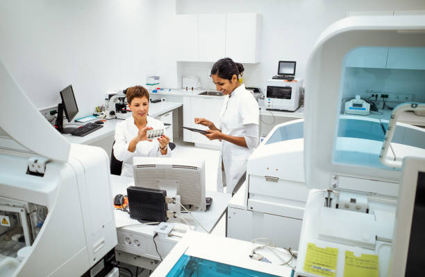 توسعه وب و نرمافزارهای مدیریت آزمایشگاه برای آزمایشگاههای تشخیص طبی در شیراز: نرم افزار مدیریت آزمایشگاه