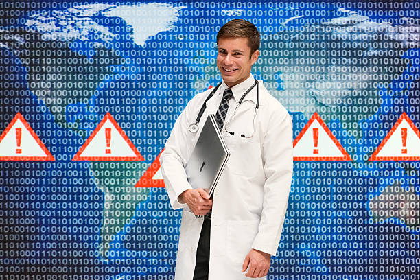 پشتیبانی وبسایتهای درمانی و امنیت سایبری برای بیمارستانهای فوق تخصصی قلب در مشهد - پزشک لبخندزنان با لپتاپ، وردپرس پزشکی