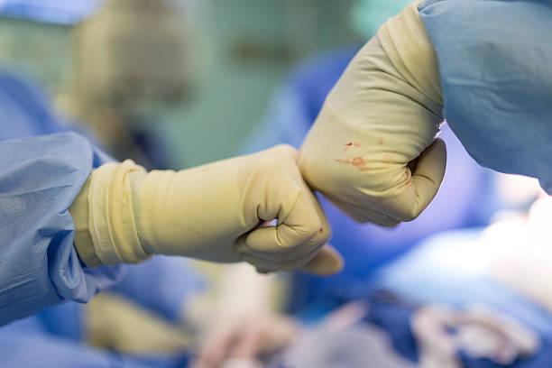 طراحی UX بیمارمحور و نوبتدهی آنلاین برای کلینیکهای جراحی محدود در مشهد: تیم موفق در اتاق عمل - جراحی محدود