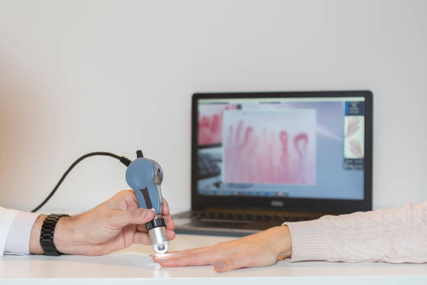 طراحی UX بیماران برای مطب ایمپلنت دندان در مشهد - مفهوم تشخیص بیماری با نمادهای پزشکی، بهینهسازی UX کلینیک دندان