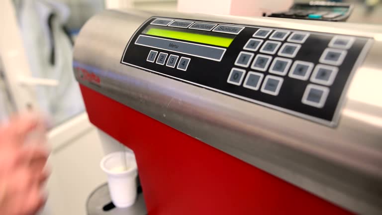 سیستم نوبتدهی آزمایشگاه تشخیص طبی مشهد: بهبود تجربه کاربری بیماران